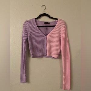 ✨BRAND NEW✨ PrettyLittleThing Split Two-Tone Button Up Cropped V-Neck Sweater